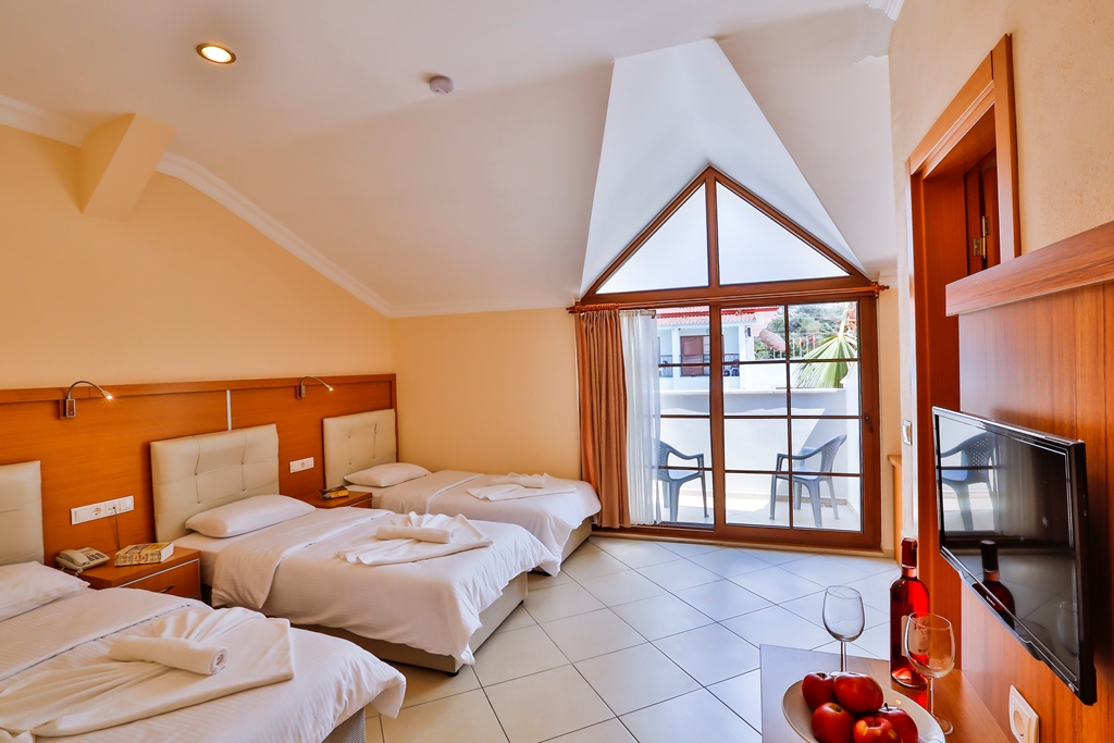 Golden Life Blue & Green Hotel
